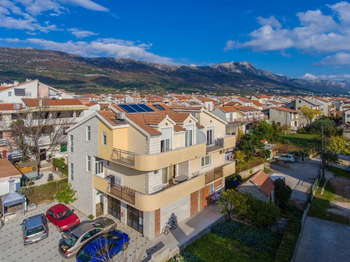 Apartmani Skelin***/**** Kaštela Exterior foto