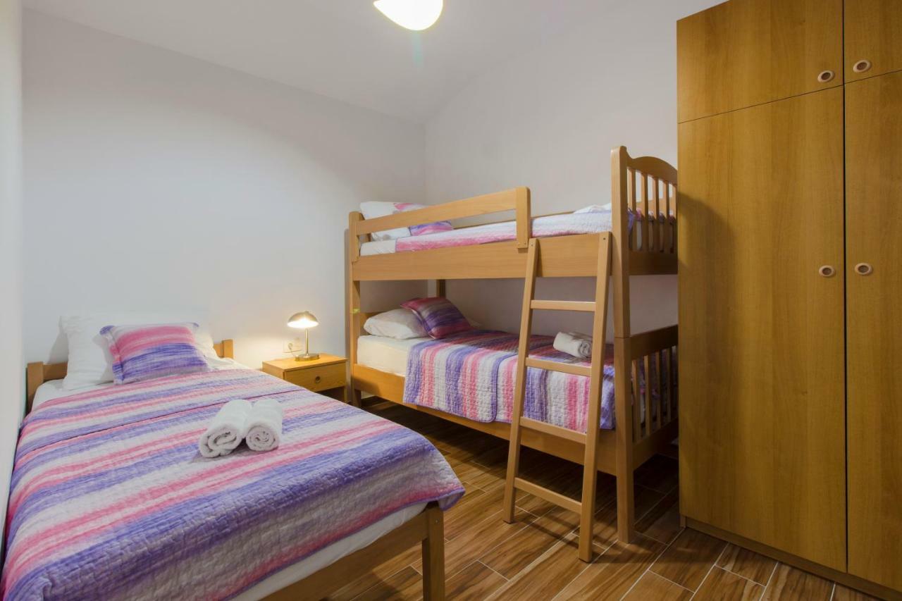 Apartmani Skelin***/**** Kaštela Exterior foto